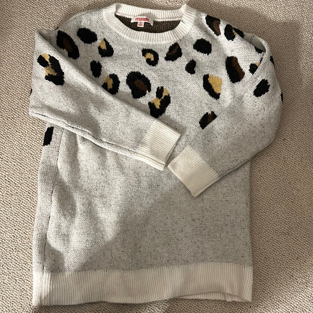 Small oversized soft Mazik sweater